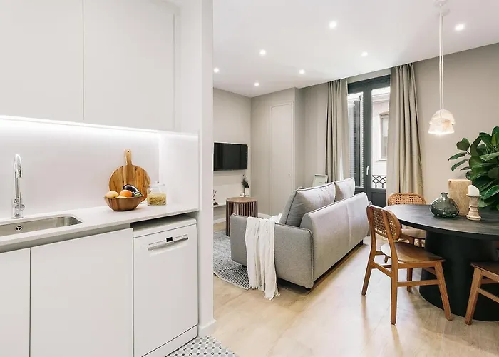 Acciaroli - 2 Bedrooms And Terrace In Ciutat Vella *